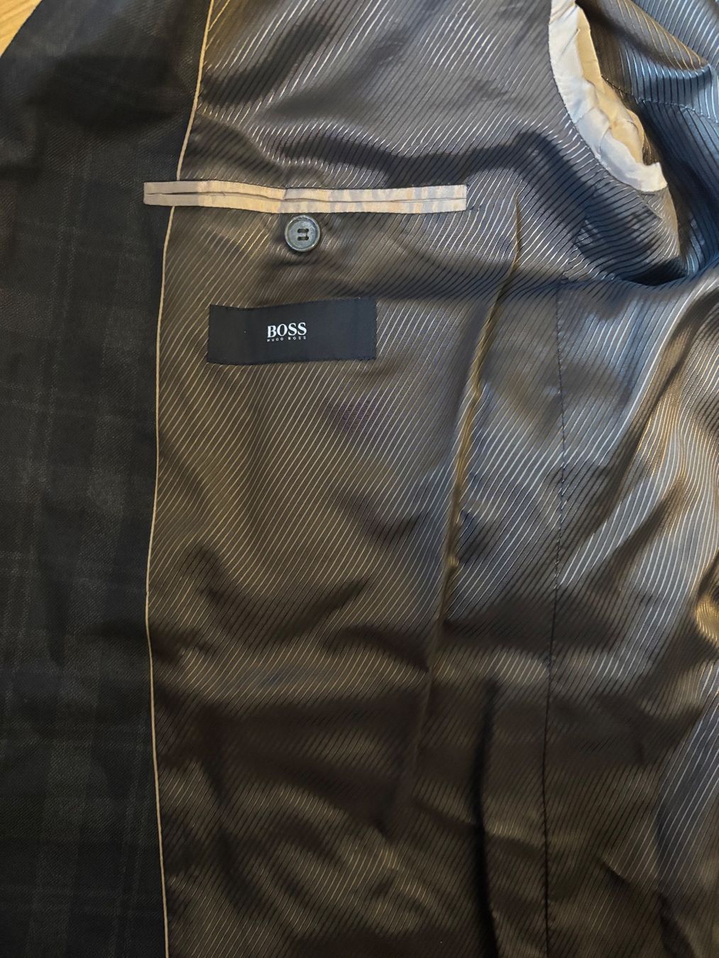 Completi: HUGO BOSS Guabello Sakko Grösse 98 – Usato da Basel venduto da Smash050 3