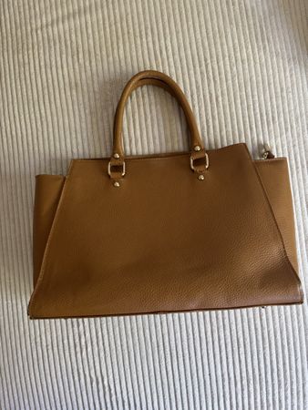 Stylish Tan Leather Tote Bag - Perfect for Autumn!