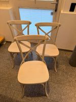 Weisse Holzstühle im Landhausstil (4 Stück)