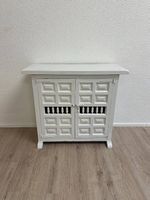 Vintage Spanische Kommode mit 2 Türen und 3 Ablageböden