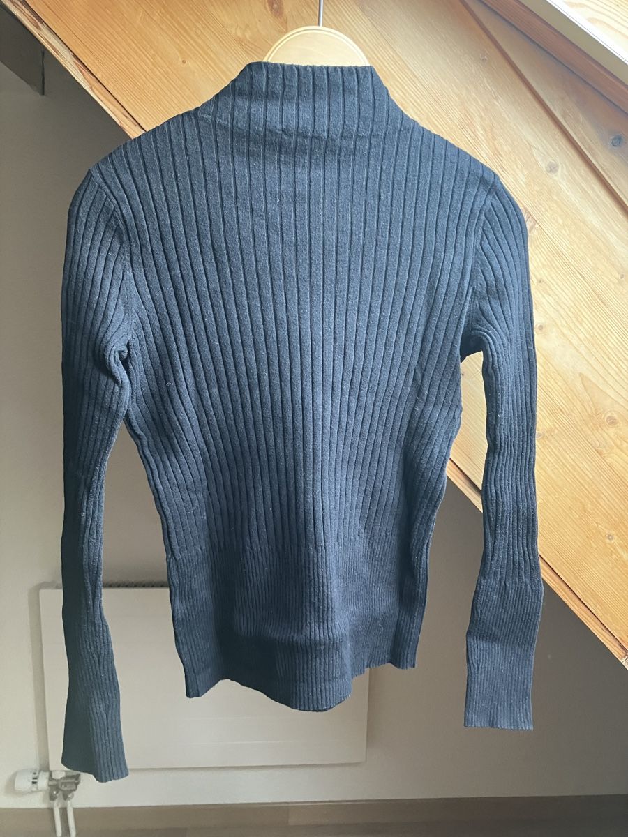 Esprit Pulls & Sweat-shirts: schwarzer Strickpullover XS – D'occasion à St. Gallen par andreav. 1