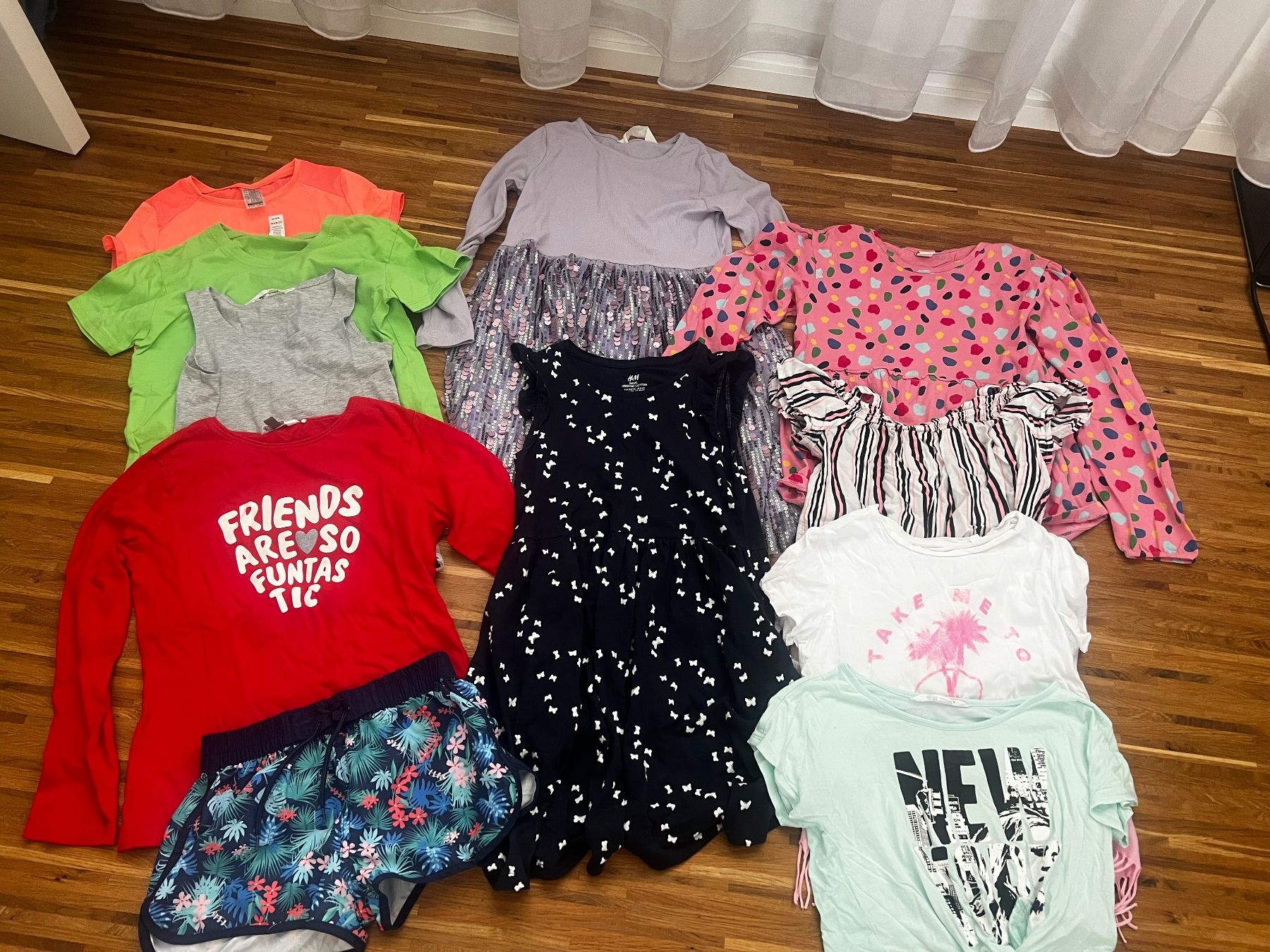 Lotti & Set di vestiti: Kleiderpaket Grösse 134/140 – Usato da Stans venduto da Fee81