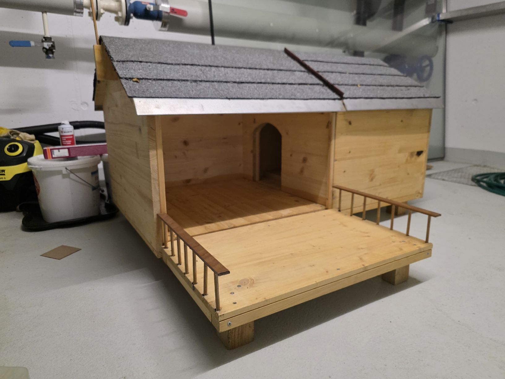 Cucce & Letti: Hundehütte aus Holz mit Terrasse  – Nuovo (secondo la descrizione) da Würenlingen venduto da Seynt1 4