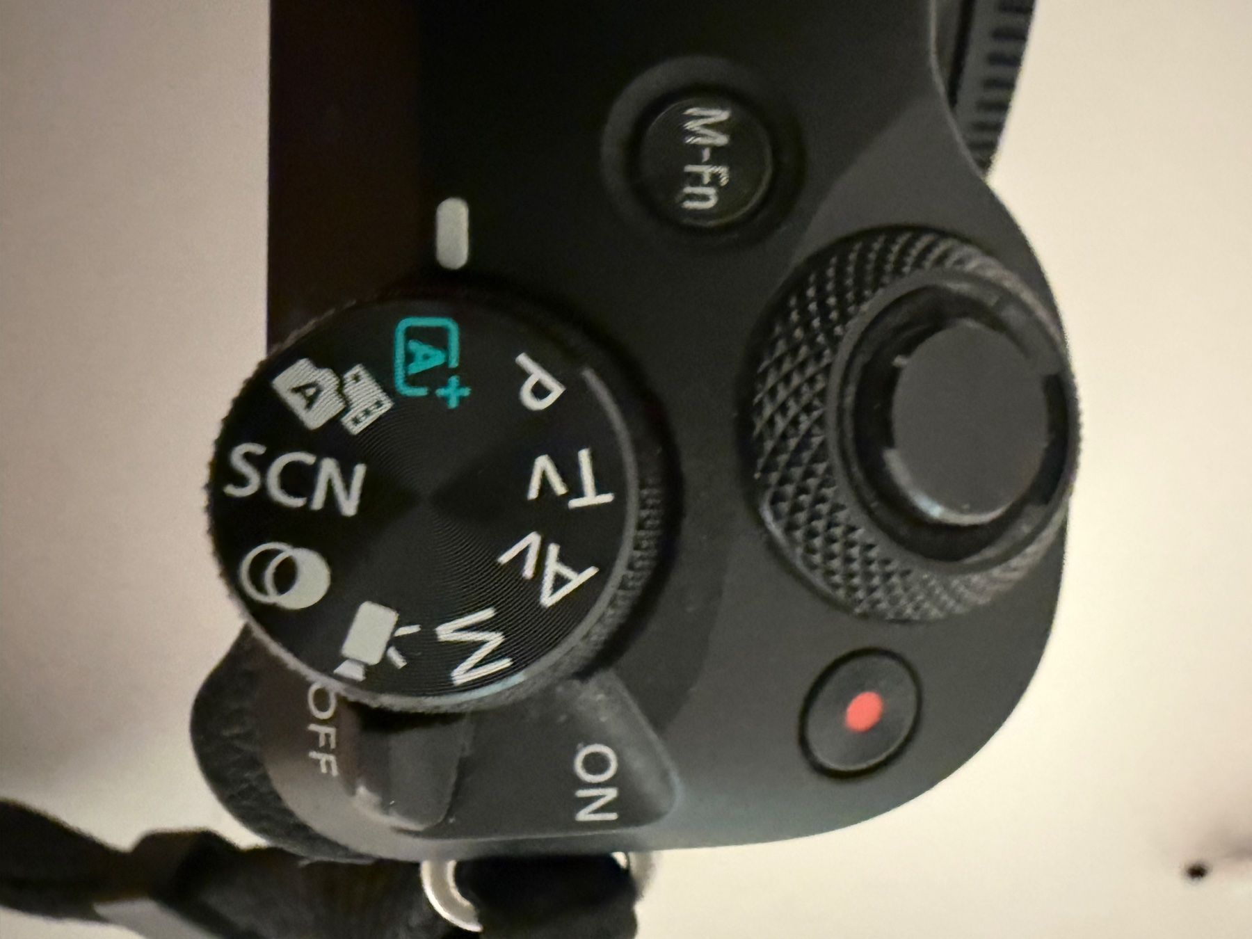 Canon Fotocamera: Canon EOS M50 Kit mit Zubehör – Usato da Unterentfelden venduto da Toccer 5
