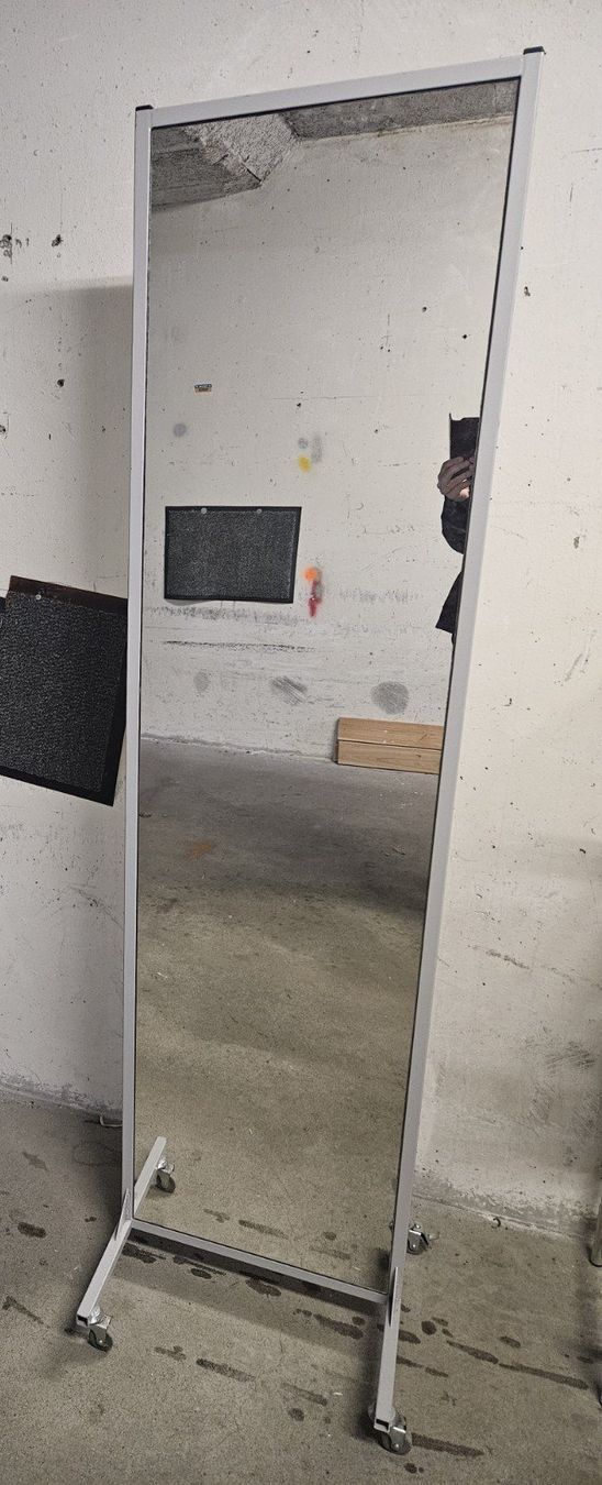 Specchi: Standspiegel mit Rollen – Usato da Oberkulm venduto da Bandits1