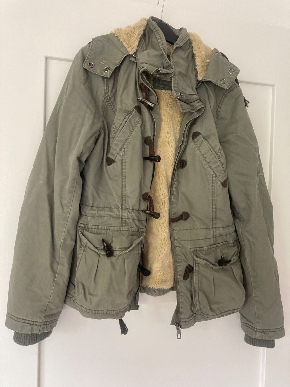 H&M Jacken: Warme Winterjacke – Gebraucht aus Zürich von beckybron 1