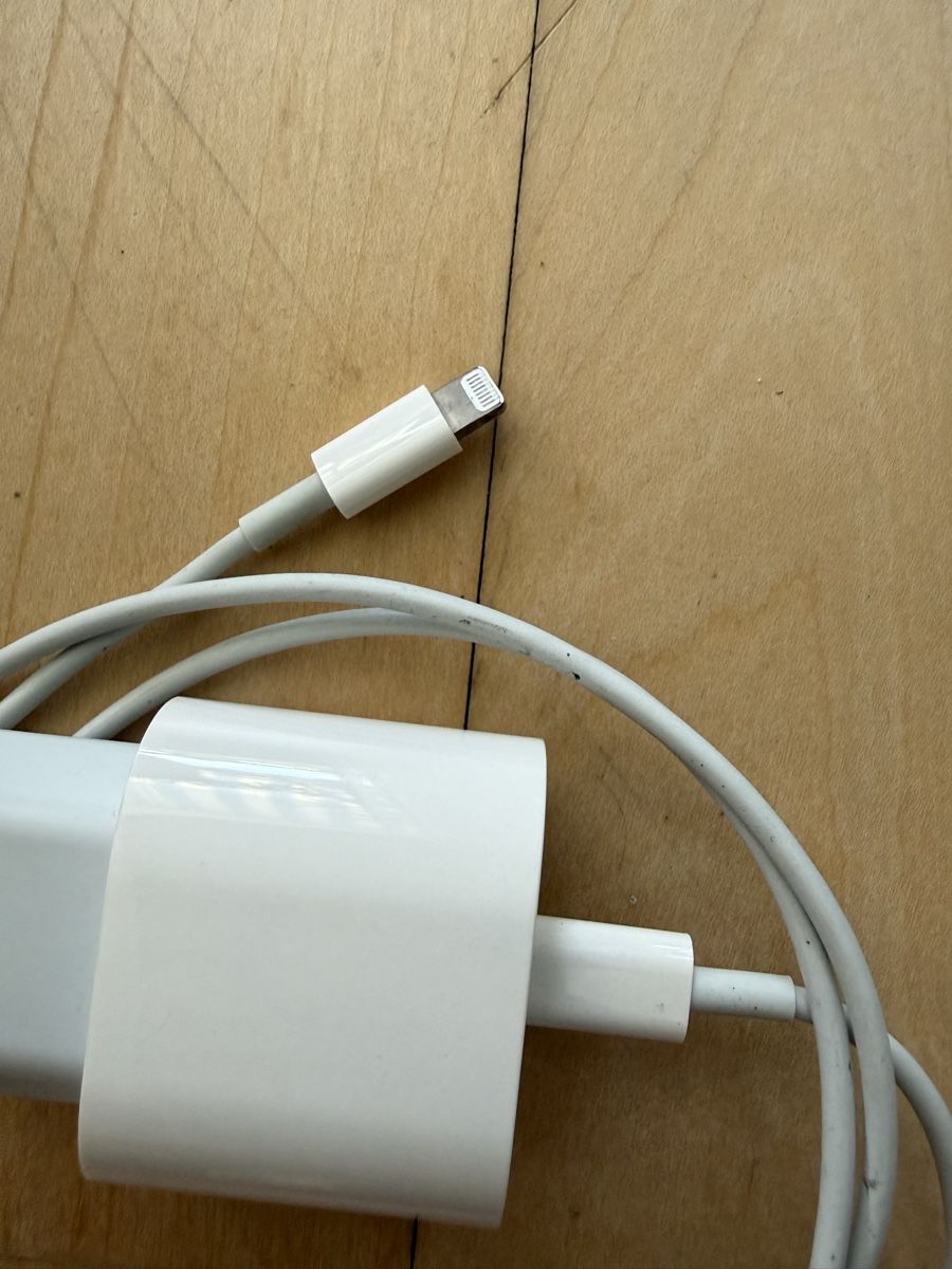 Apple Câbles: Apple Stecker und Kabel  – D'occasion à Uster par Schangnau87 1
