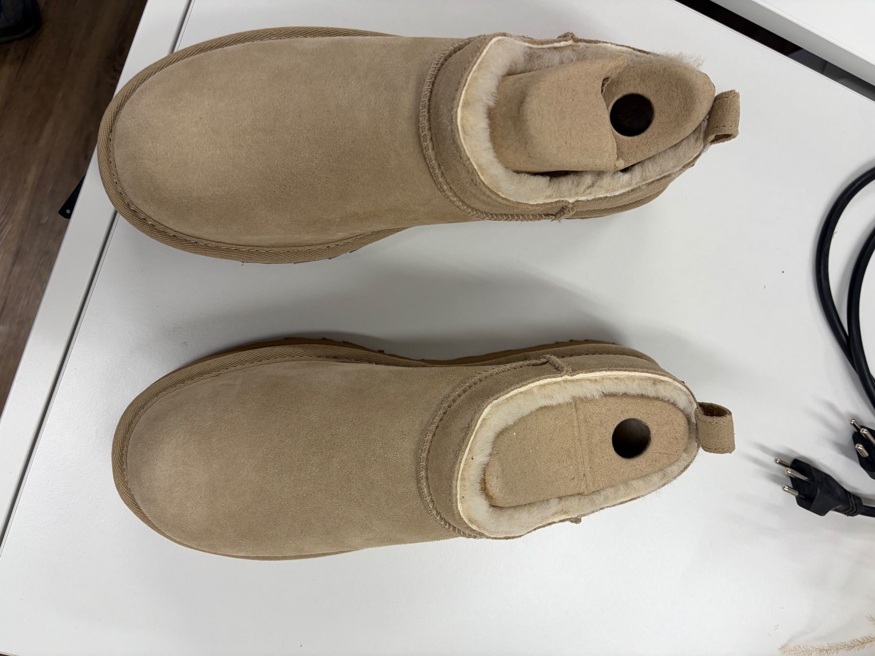 Ugg Scarpe da uomo: UGG CLASSIC MICRO - Hausschuh - chestnut Grösse 40 – Nuovo e nell'imballaggio originale da Bad Zurzach venduto da Masterdup0 1