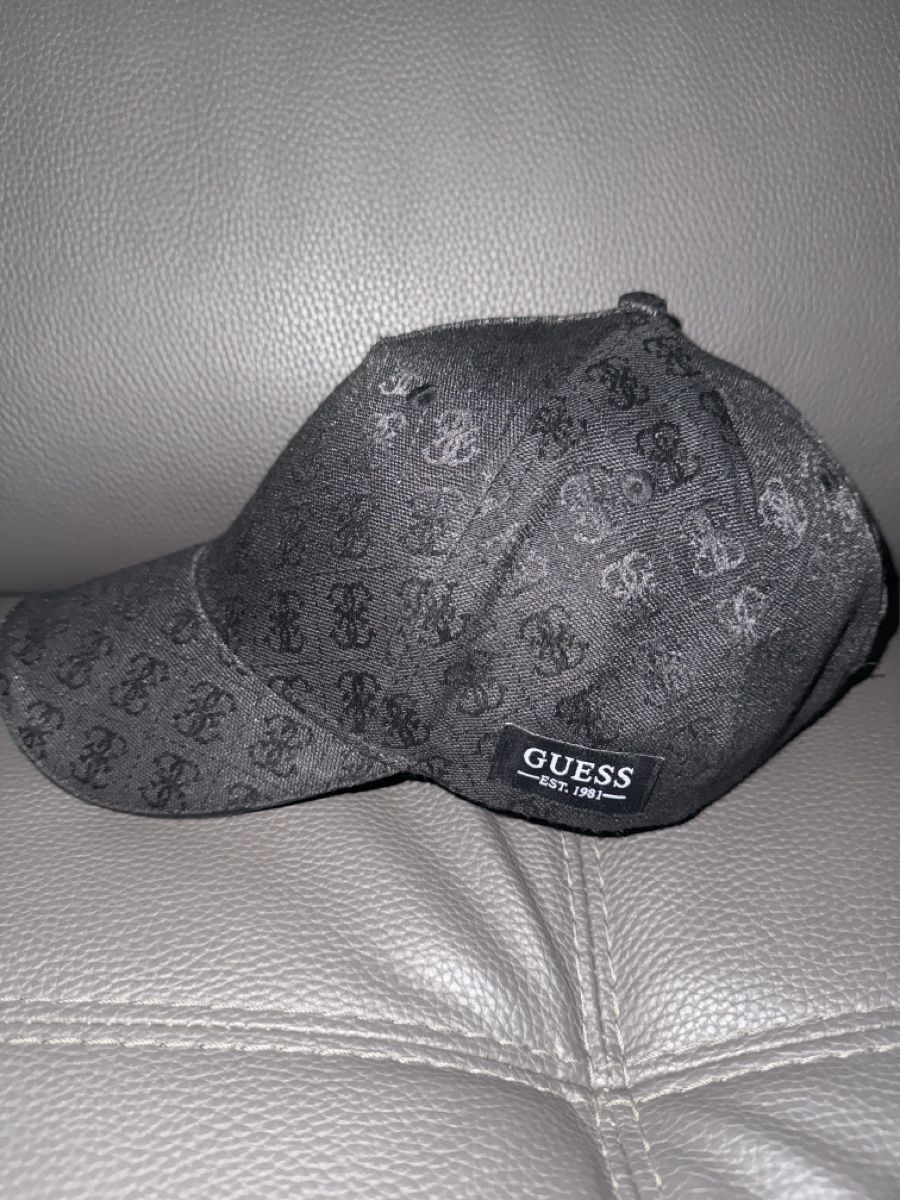 Guess Hüte, Mützen & Caps: Cappellino Guess Milano – Gebraucht aus S. Vittore von valerio_lvca 1