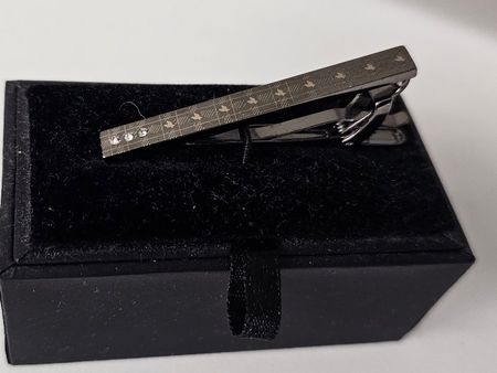 Krawattennadel neu und in Box verpackt