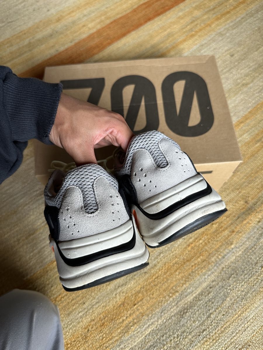 Adidas Scarpe da uomo: Yeezy 700 Wave Runner EU44.5 – Usato da Villars-Burquin venduto da Iliasso 2