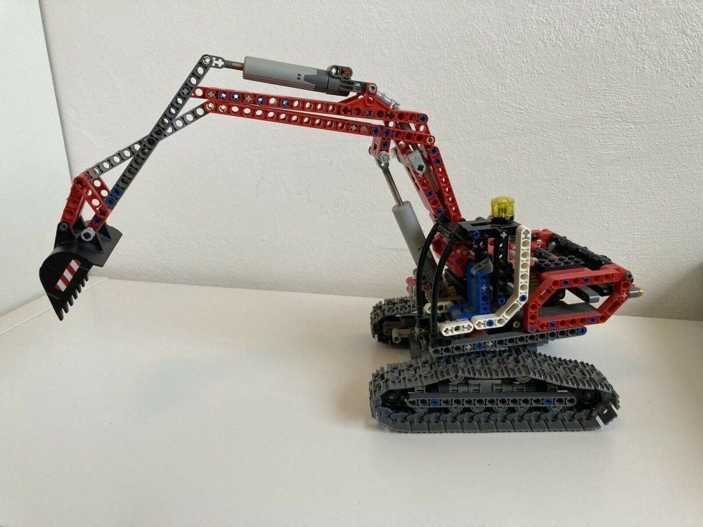 Lego Baukästen: Lego Raupenbagger Komplett 8294 -B92 – Gebraucht aus Morges von cardeman61