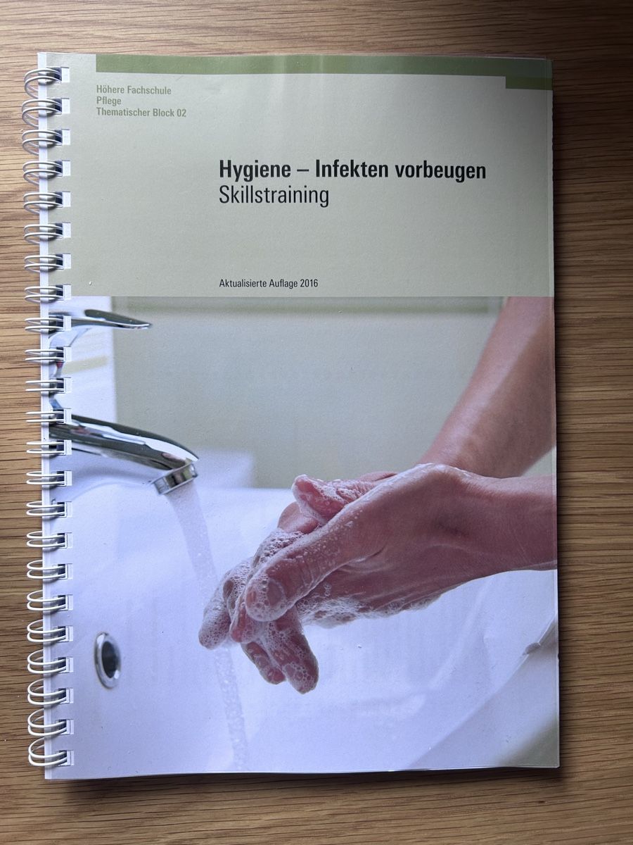 Libri: Höhere Fachschule Pflege Skillstraining Bücher – Nuovo (secondo la descrizione) da Ulisbach venduto da jul_2rpw 1