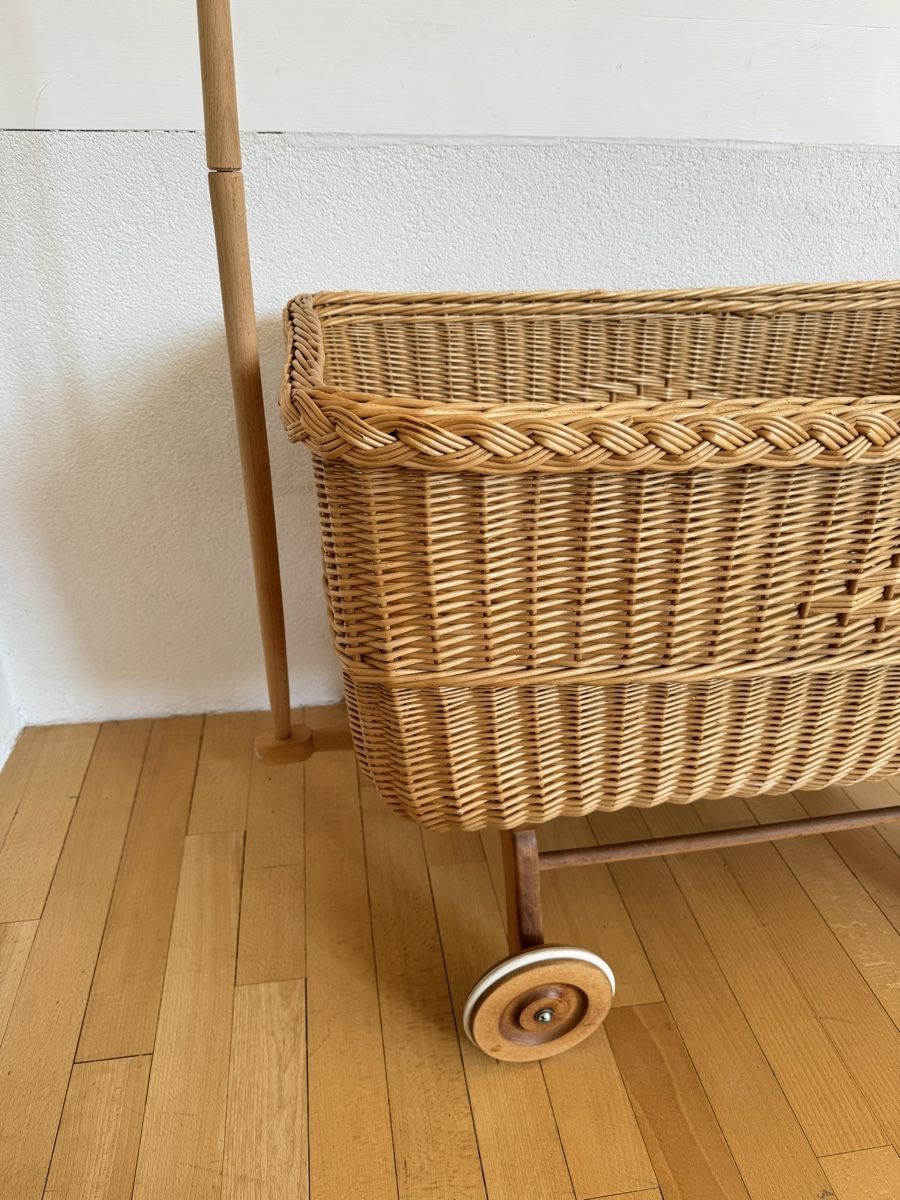 Berceaux: Stubenwagen geflochten  – D'occasion à hittnau par Kunstkopf 1