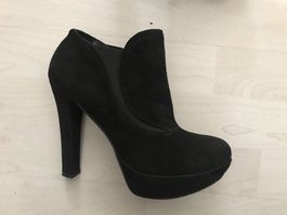Bootie aus Nubukleder von Passo per Passo mit Plateau