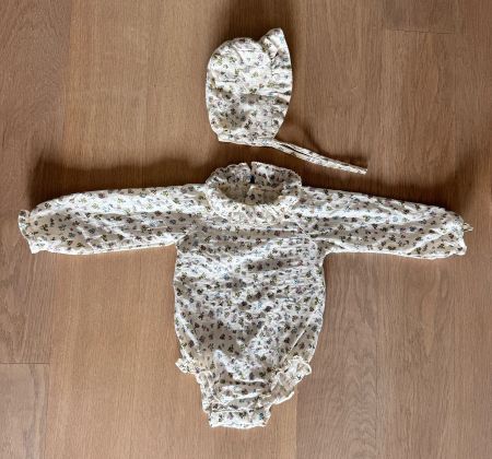 WIE NEU Zara Babykombination Body & Mützchen Gr 80 Blümchen