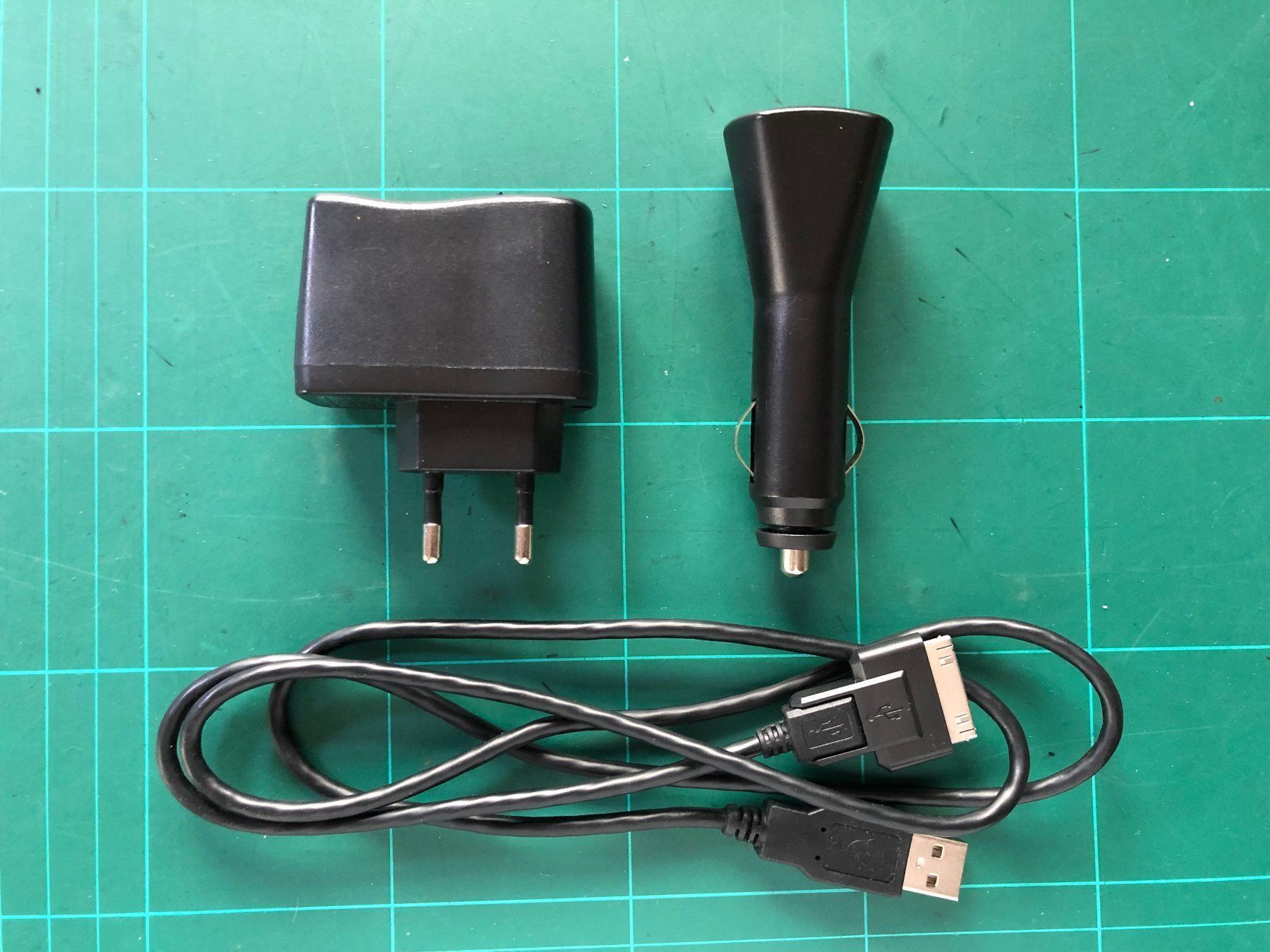 Ladegeräte: USB Ladegeräte 12 + 230 Volt mit Kabel – Gebraucht aus Röschenz von sosojojo13