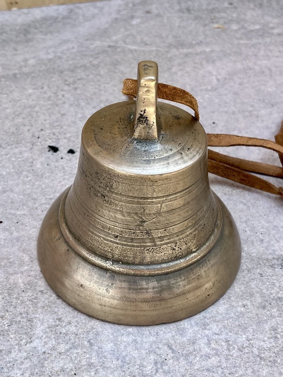 Glocken & Treicheln: Cloche ancienne avec cordon – Gebraucht aus Bruson von chantal0022