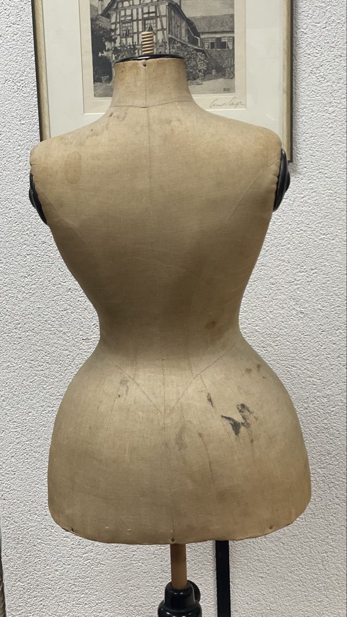 Figurines: Antike Kleiderbüste – D'occasion à Schaffhausen par marakesch41 3