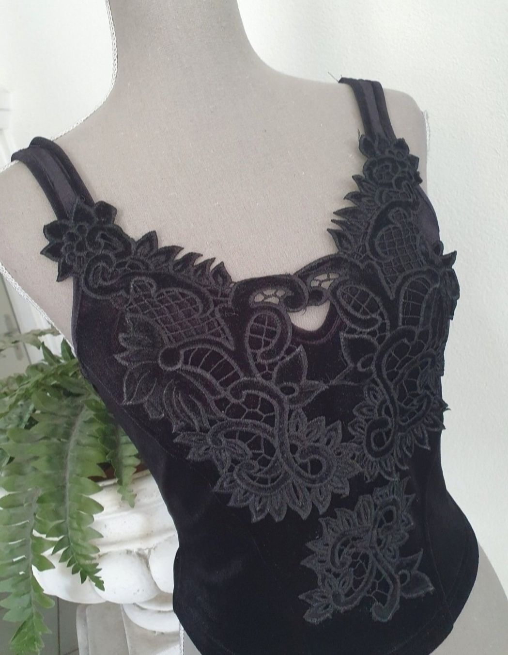 Top: Gothic Samtop Gr S *neu* – Nuovo (secondo la descrizione) da Münsingen venduto da BlackTears-3 4