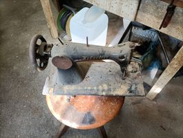 Nähmaschine Singer Modell 28K mit Handantrieb, defekt