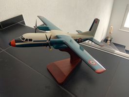 Flugzeug aus Holz