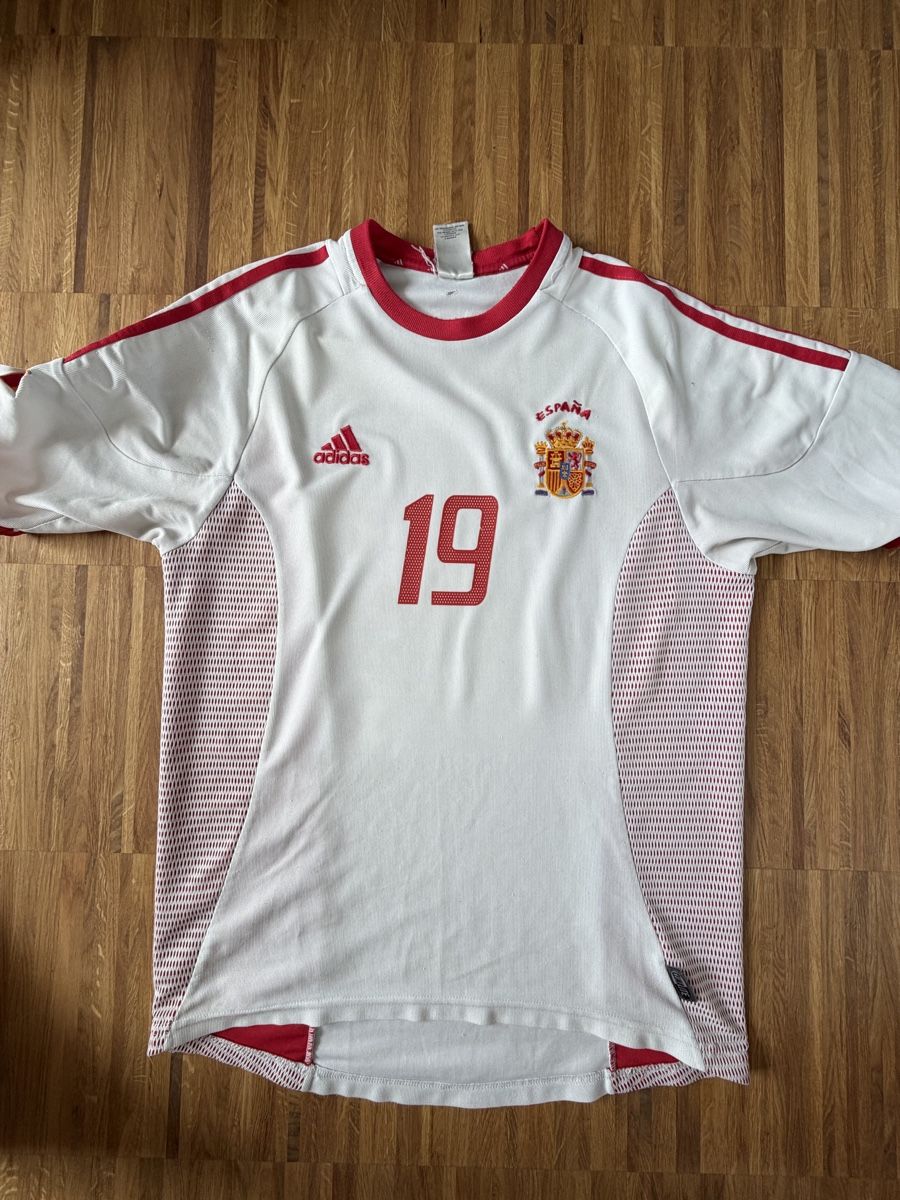Adidas Canottiere & Pantaloni: Original Xavi Spanien 2002-2004 Trikot M – Usato da Burgdorf venduto da Shirtsy 1