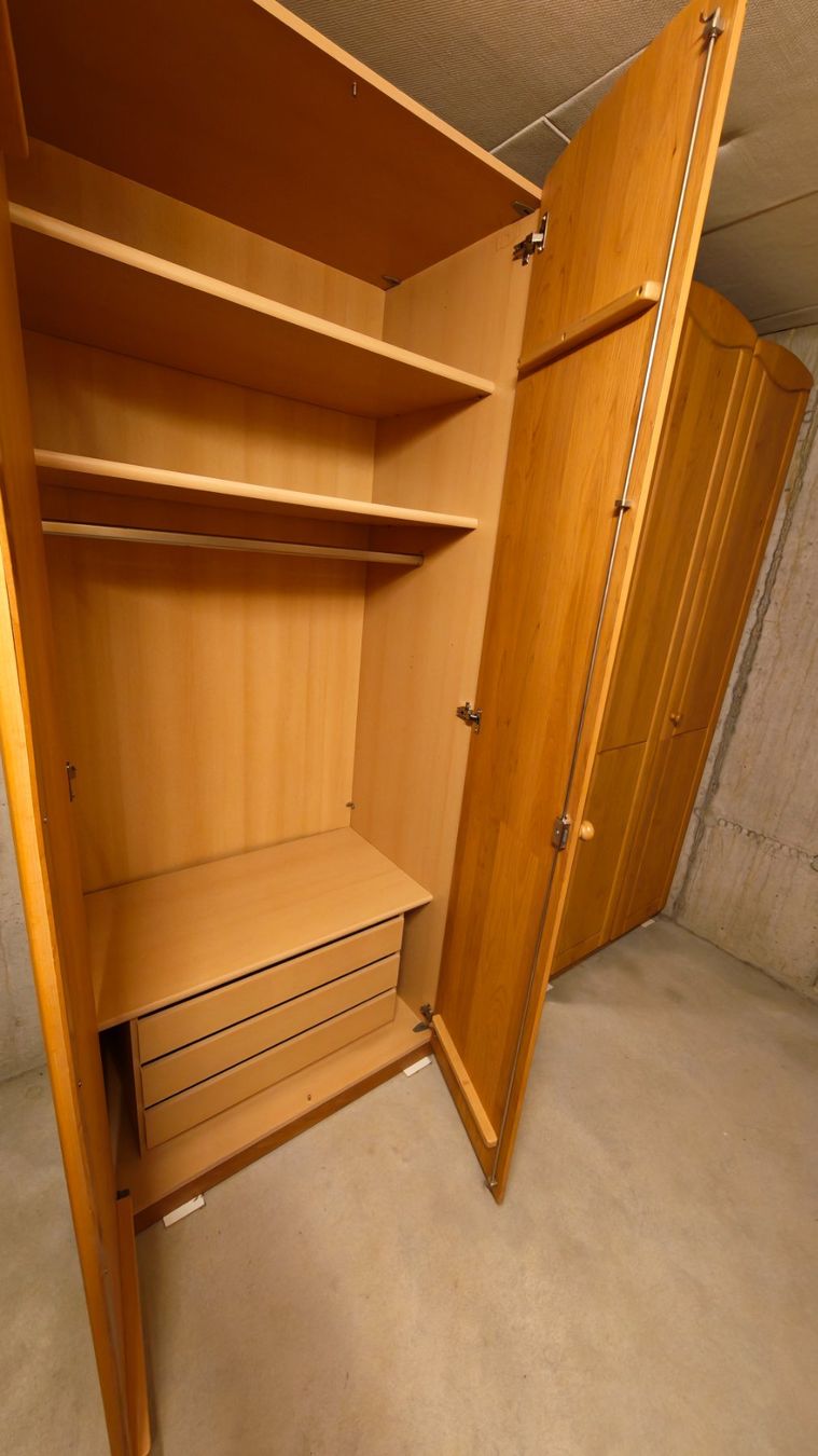 Armadi: Kleiderschrank Holz – Usato da Berikon venduto da Kudi56 4
