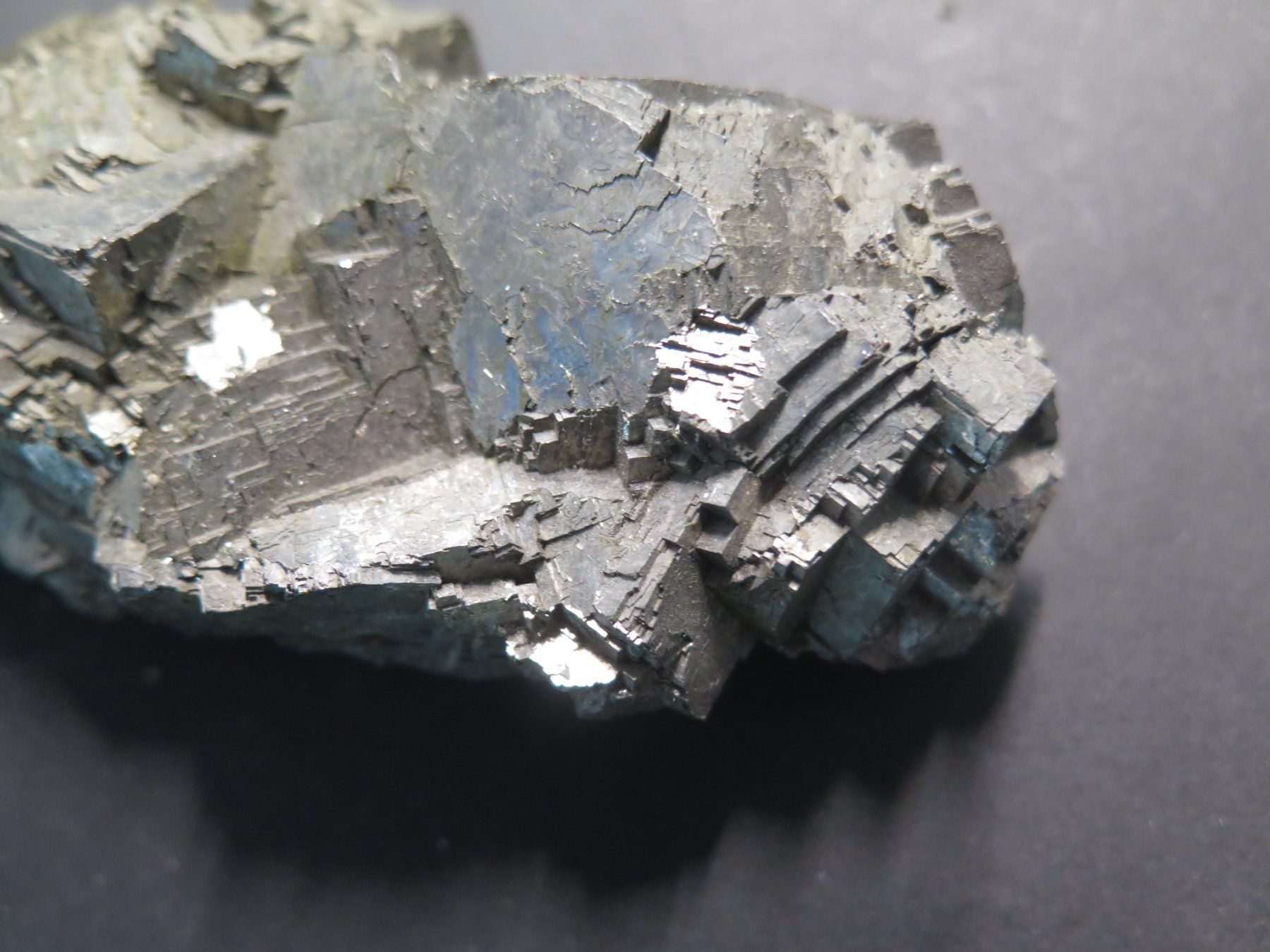 Minerali & Pietre curative: Ferro Vanadium von Duisburg ca. 724 gr. – Usato da Schaffhausen venduto da Yamakana51L8736OQ8 1