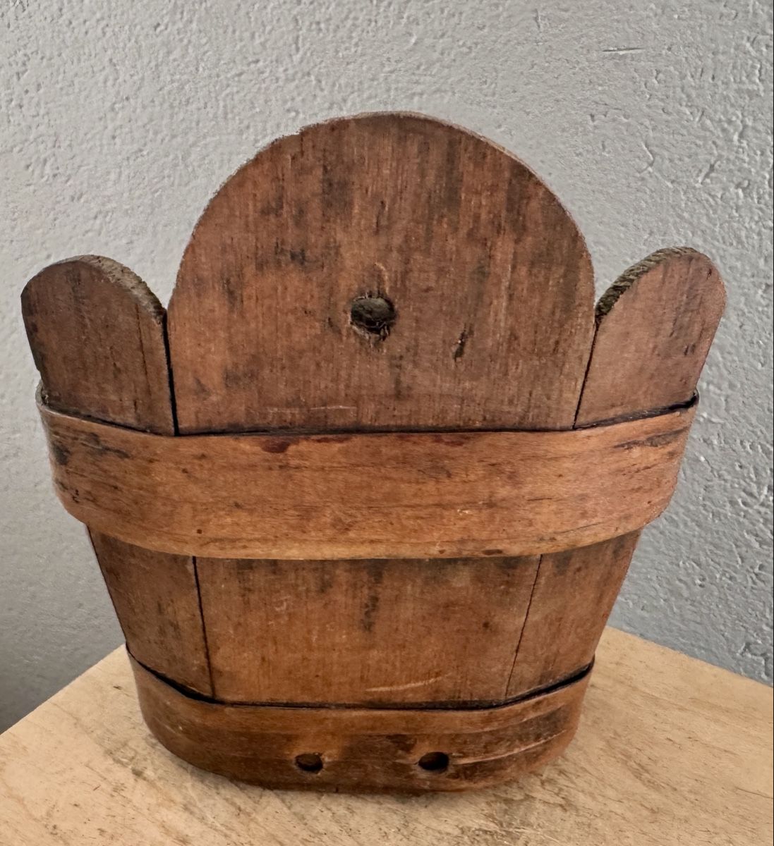 Toutes les décorations: Antikes kleines Gefäss Holz Bauernhof  – D'occasion à Rothrist par Luckywinner 3