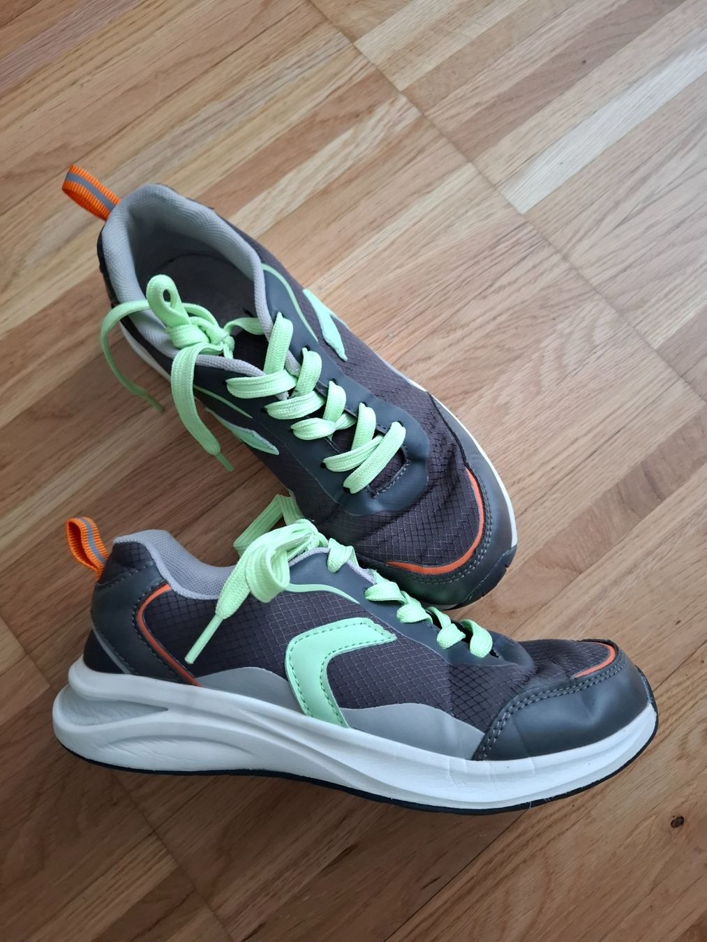 Scarpe da uomo: Sportschuhe gr.36 – Usato da Zürich venduto da zhch15 2