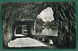 Axenstrasse mit Flüelen, ungelaufen, um 1935