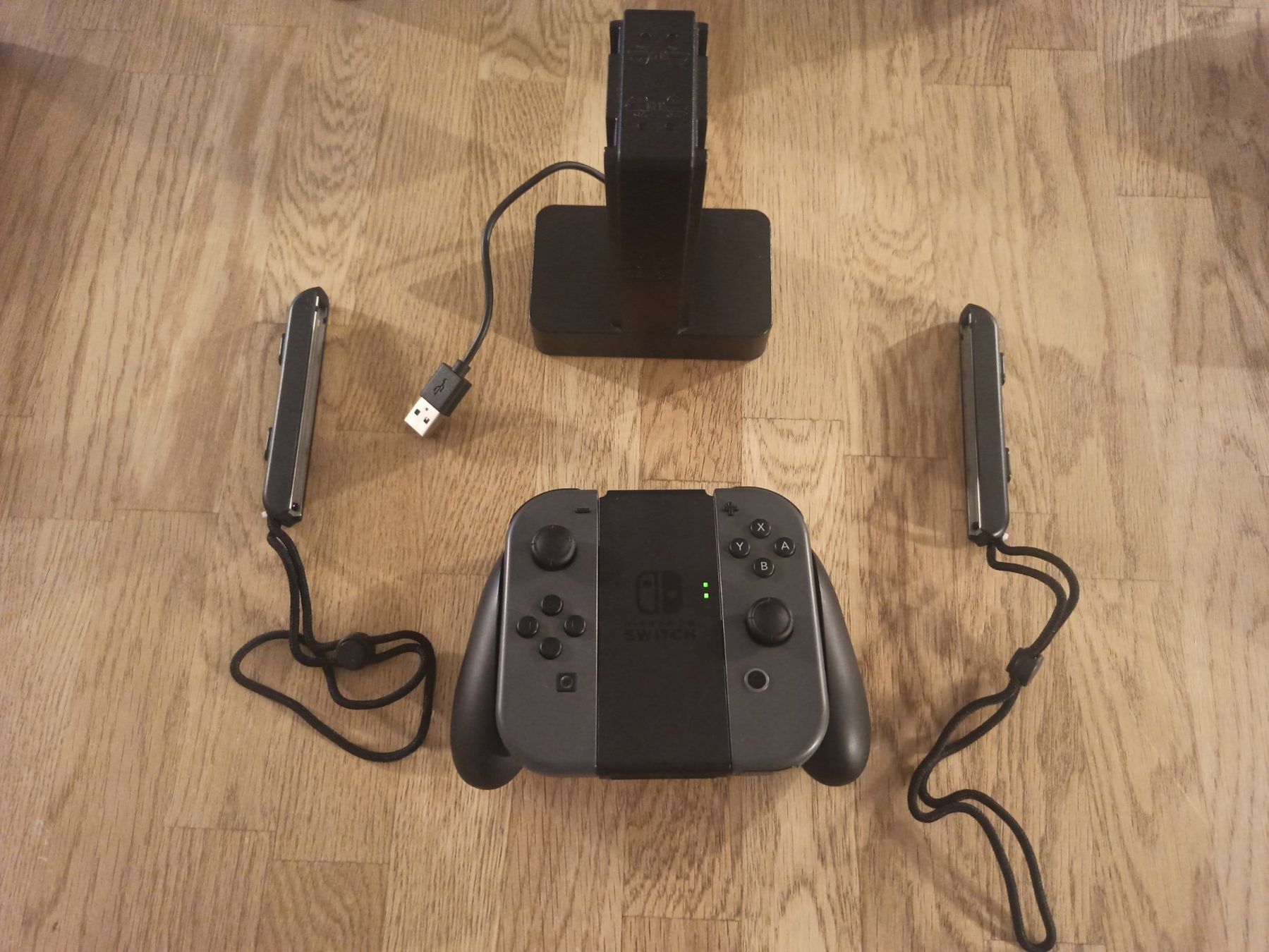 Nintendo Controller: Original Nintendo Switch Joy-Con Set - Ladestation -Grip NSW – Usato da Oberweningen venduto da mar_87mx 3