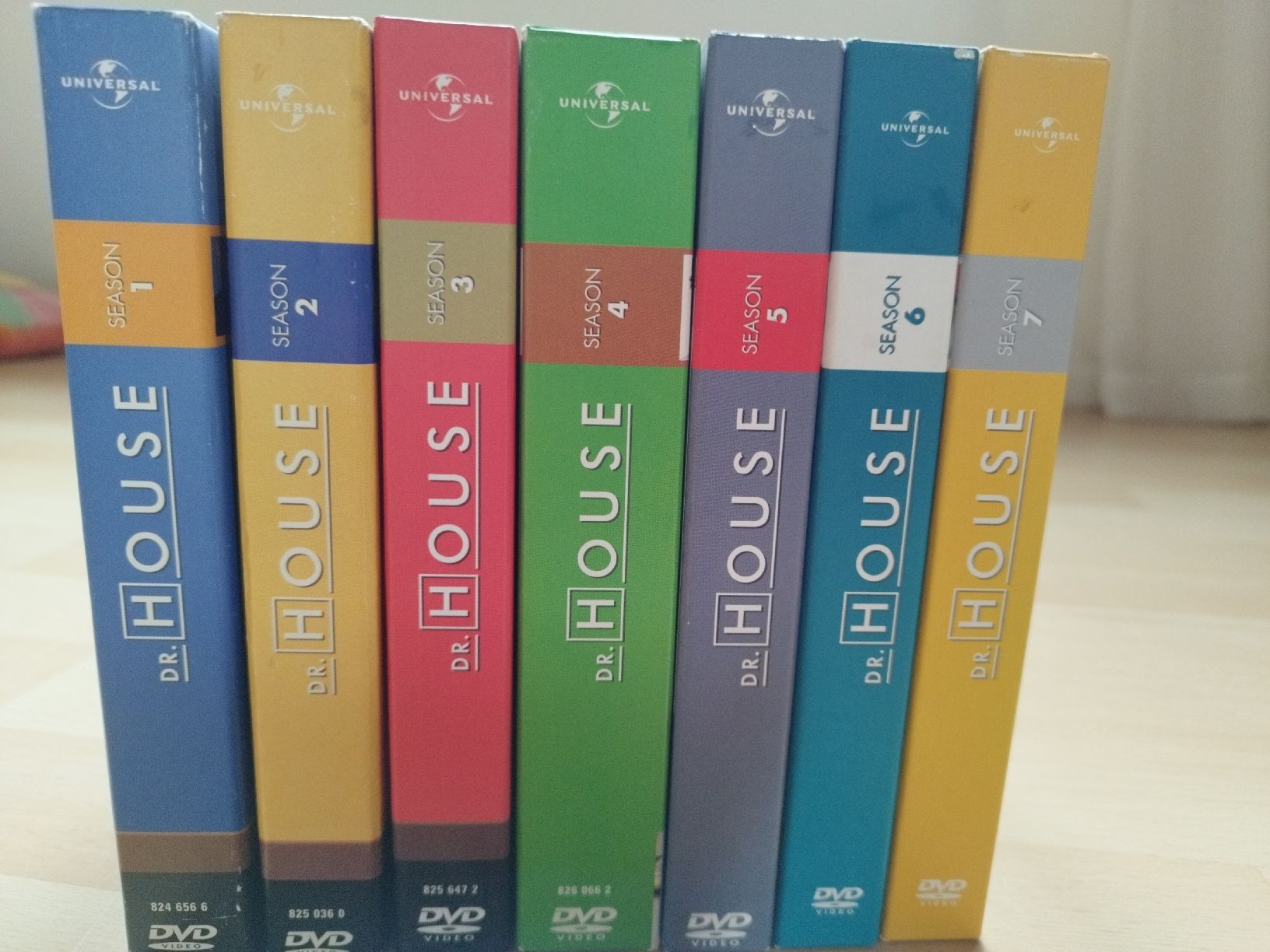 Tutti i DVDs: DVD Box: Dr. House - Staffeln 1-7 – Usato da Rhäzüns venduto da Badihuelsa