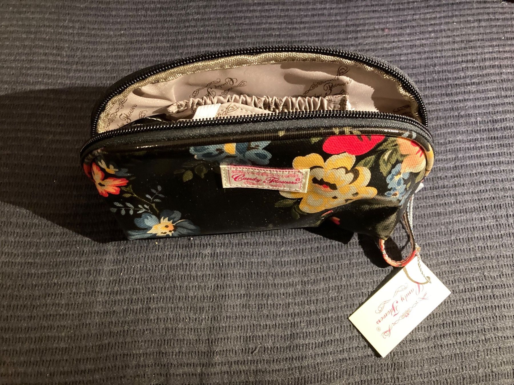 Custodie per cosmetici: Necessaire – Usato da Bern venduto da NAJAW85 2