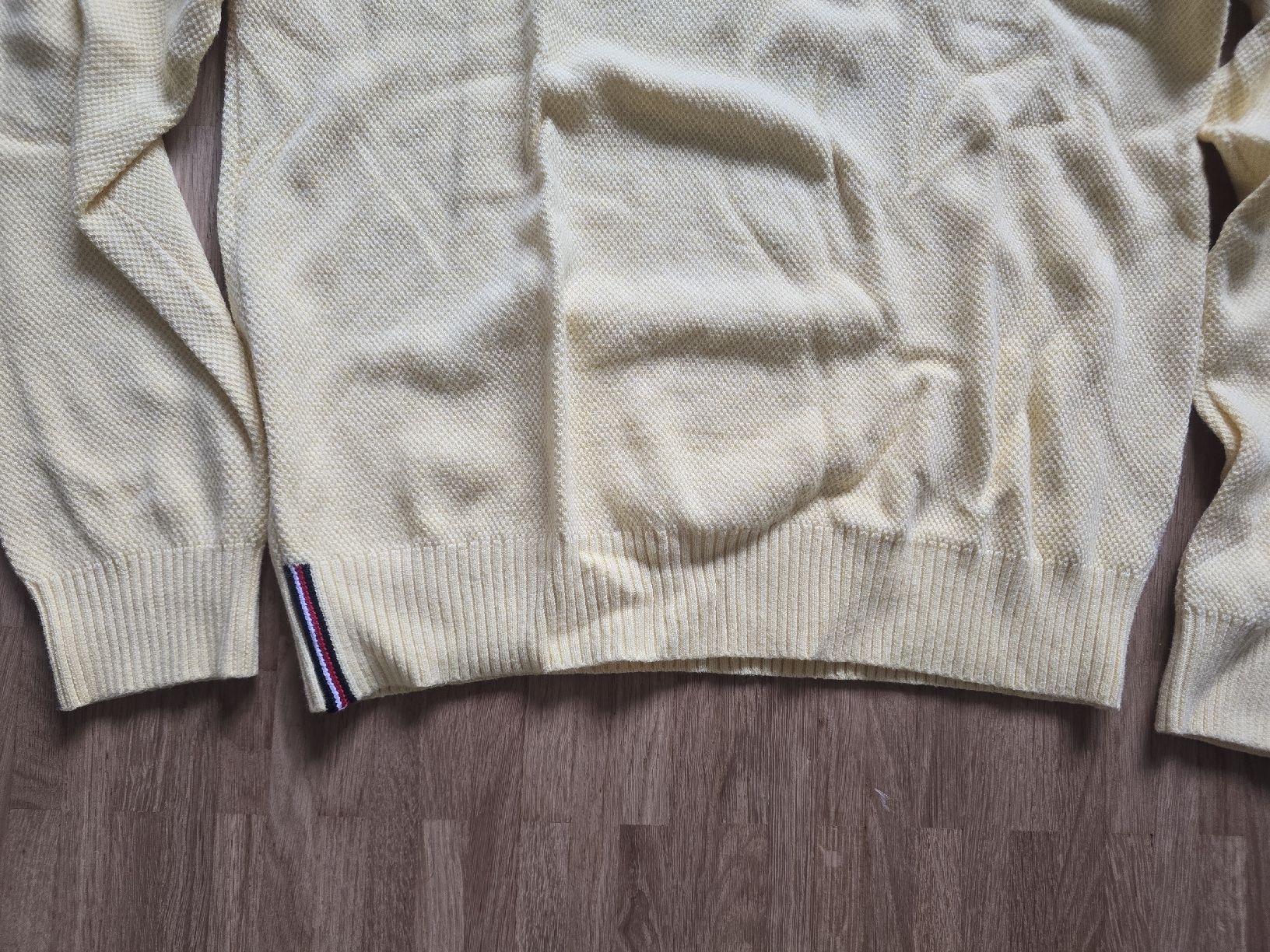 Tommy Hilfiger Maglioni & Felpe: Pull Tommy Hilfiger jaune clair Taille M -  – Usato da Mont-sur-Lausanne venduto da Didinho 2