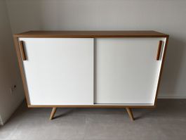 Stilvolles Sideboard Eiche mit Schiebetüren, top Zustand