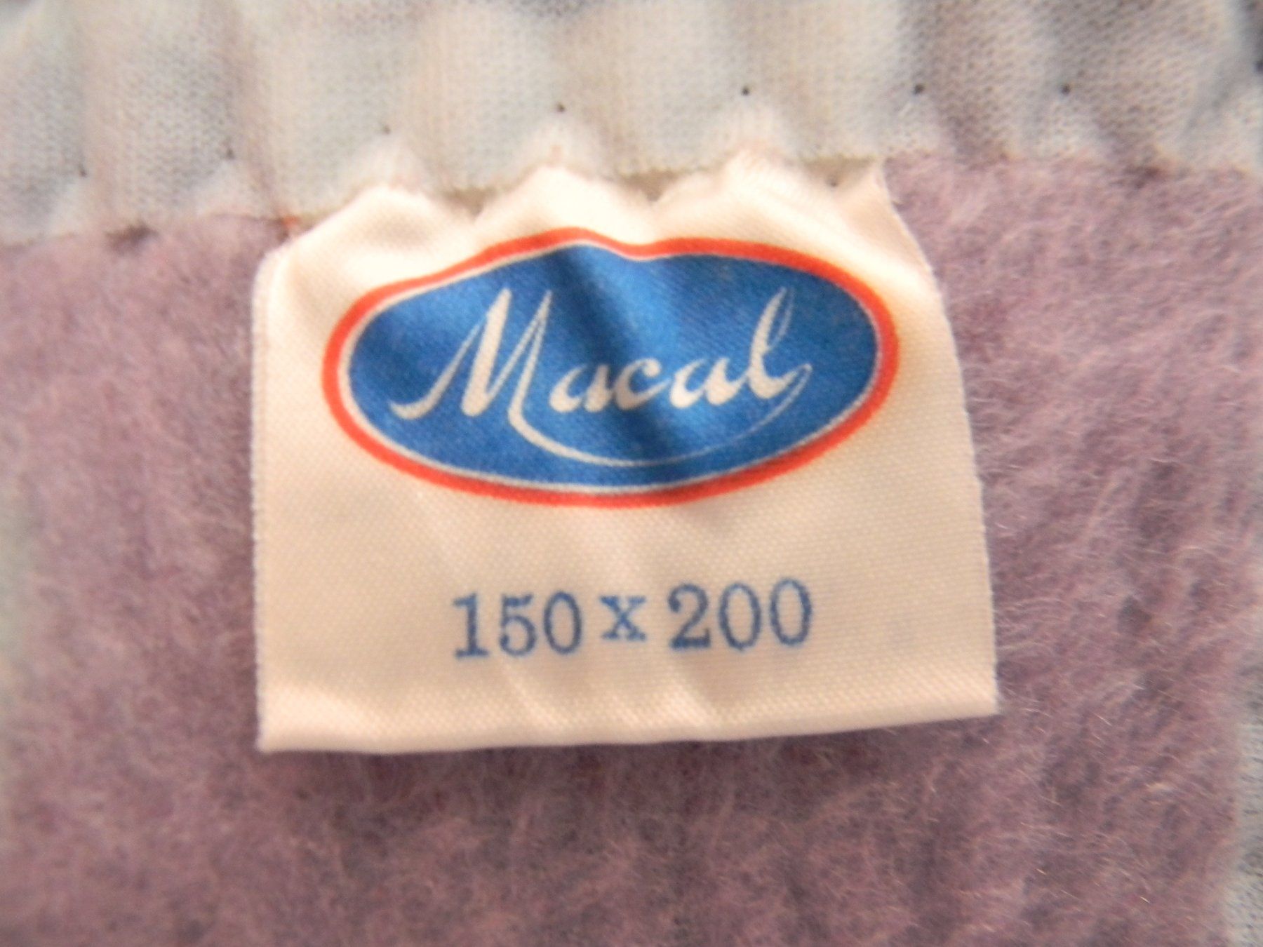 Coperte: couverture chaude 150x200 cm. – Nuovo (secondo la descrizione) da Bournens venduto da monique048 1
