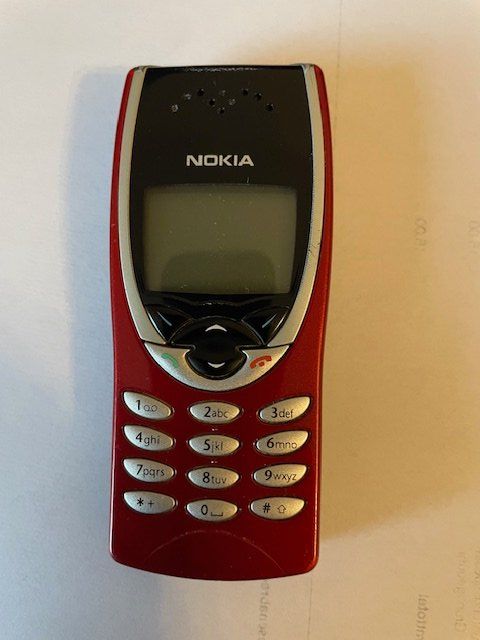 Nokia Telefoni cellulari / Smartphones: Nokia 8210 – Usato da Oftringen venduto da flor_2020