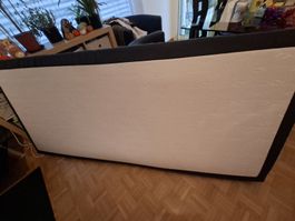 Matratze weiss mit schwarzem Rand gebrauchter  guter Zustand
