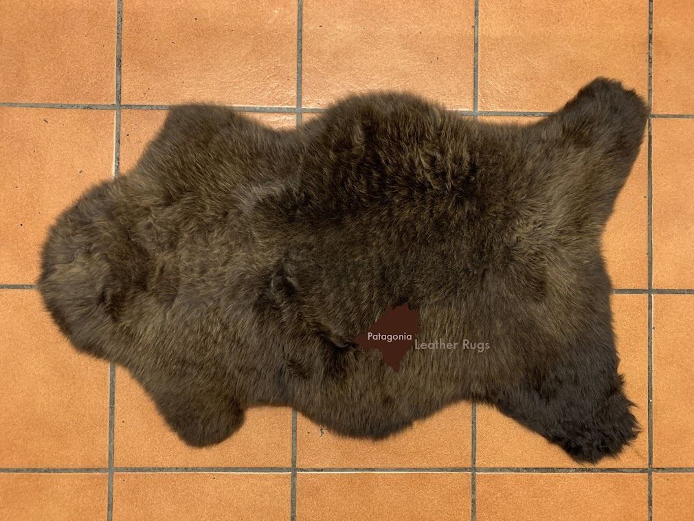 Tappeti: Lammfell Teppich Brown – Nuovo e nell'imballaggio originale da Arbedo venduto da patagonialeatherrugs 1