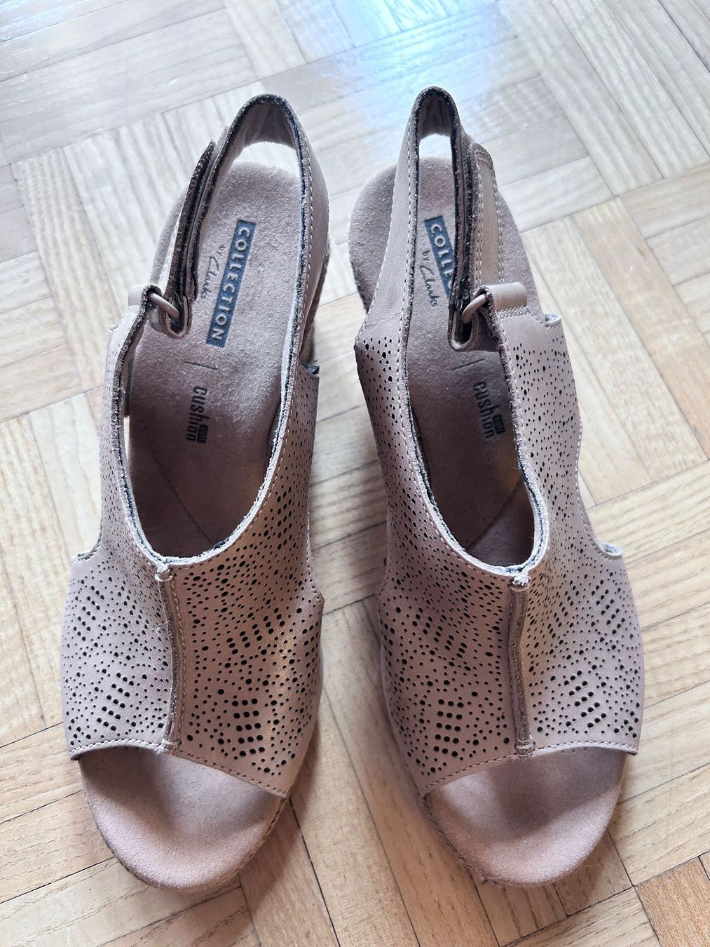 Clarks Damenschuhe: Sandale von Clarks , Leder, beige, 37 – Gebraucht aus Zürich von Berrymen