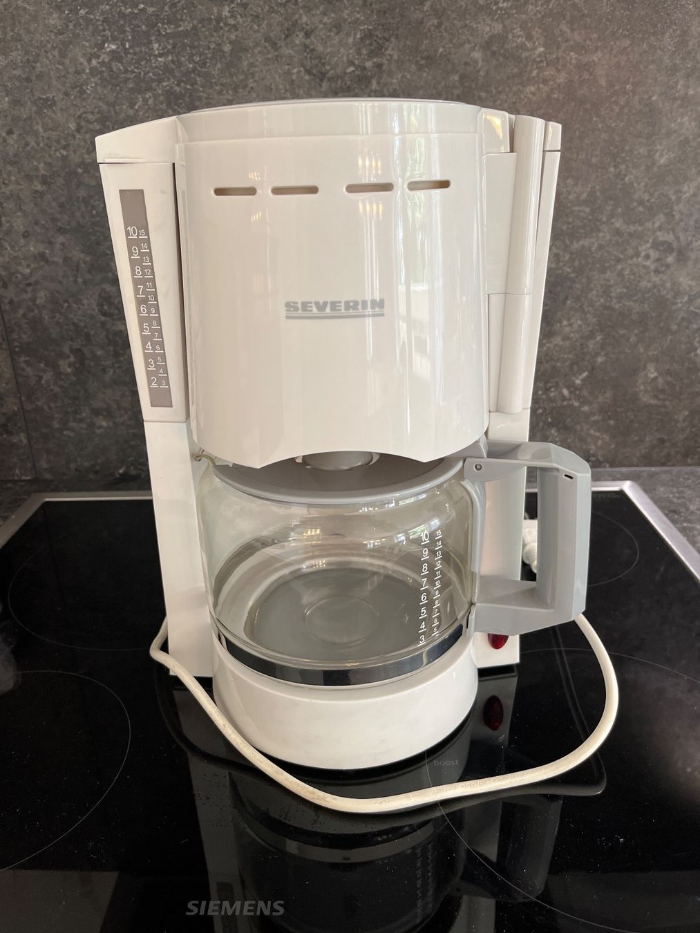 Kaffeemaschinen & Espressomaschinen: Severin Kaffeemaschine, weiss, gebraucht – Gebraucht aus Visp von Uranus8416