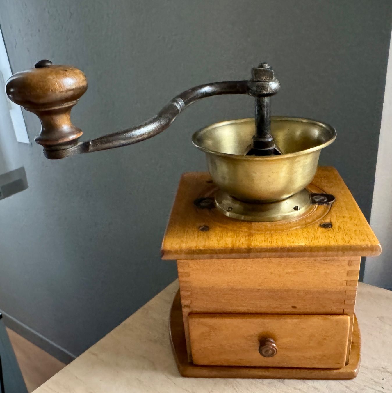 Elettrodomestici da cucina: Sehr schöne antike Kaffeemühle – Usato da Rothrist venduto da Luckywinner