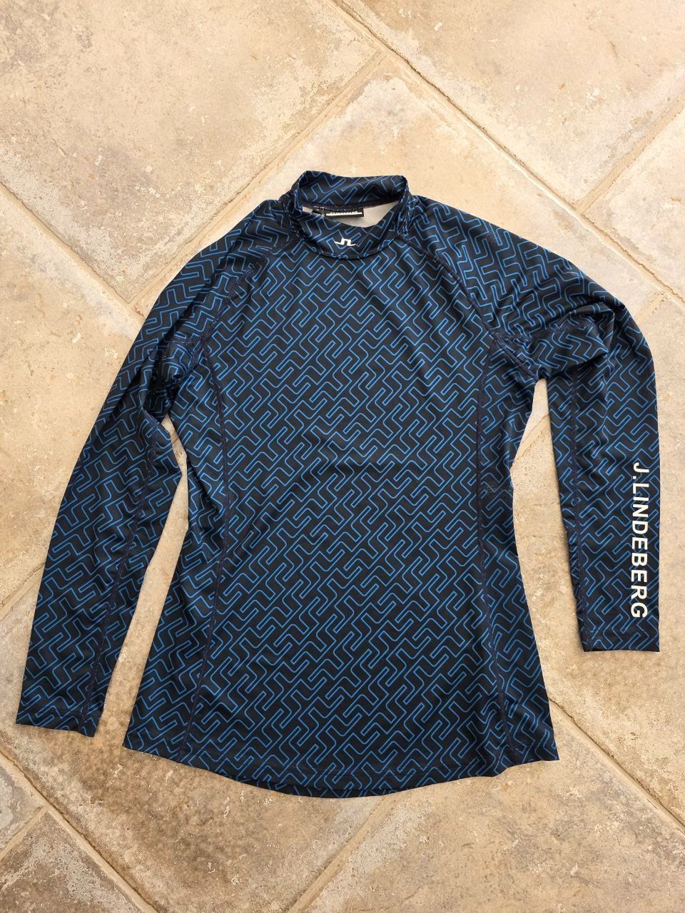 Lindeberg Maglioni & Felpe: J.Lindeberg leichter Stehkragen Pulli Gr. M – Usato da Maur venduto da Edsch