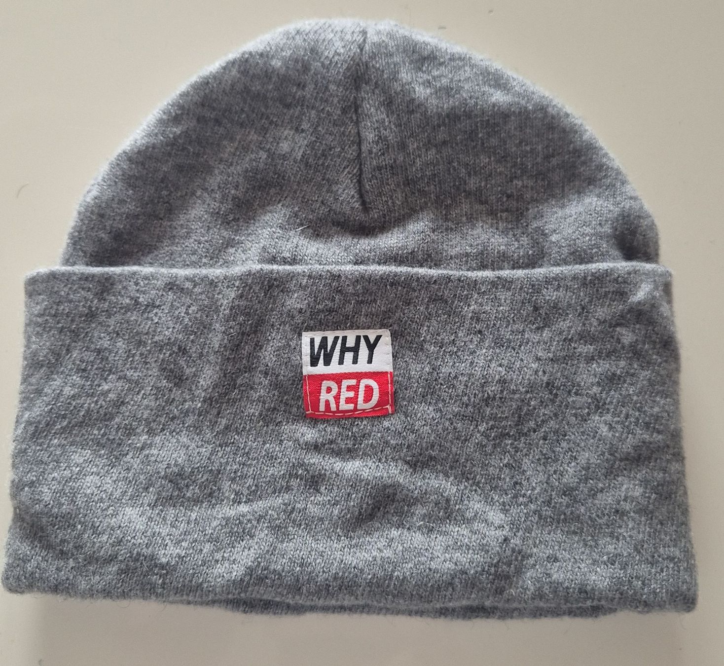 Hüte, Mützen & Caps: Wintermütze Grau 'Why Red'  – Gebraucht aus Schenkon von 1996234