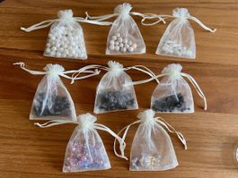 Süsswasserperlen, Biwa Keshi, Lavasteine und Swarovskiperlen