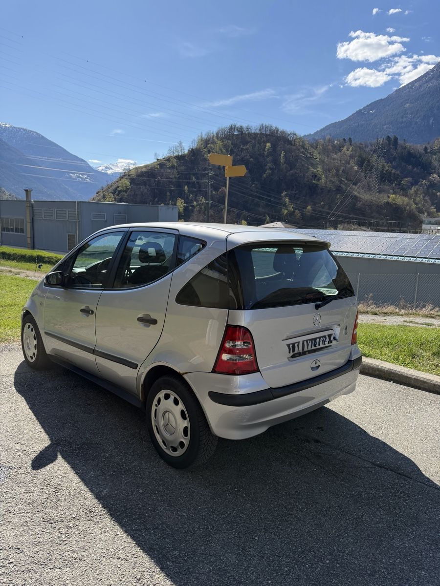 Mercedes-Benz Autos: Mercedes A170d – D'occasion à Bitsch par RSantos95 2