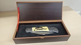Klappmesser mit Holzetui dekorative Gravur braun