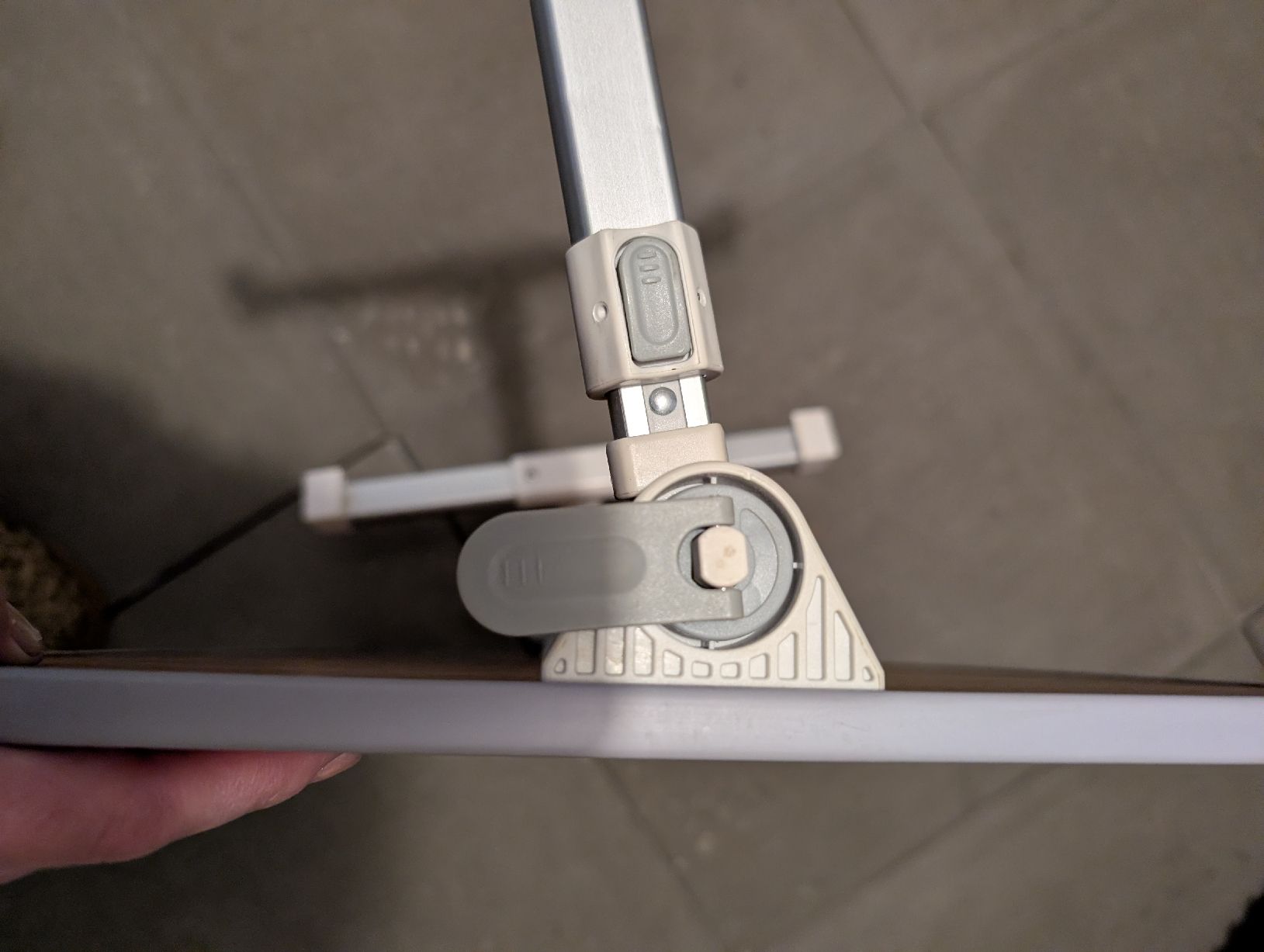 Scrivanie: Folding Laptop Lap Desk – Usato da Männedorf venduto da mmm_k2yb 6